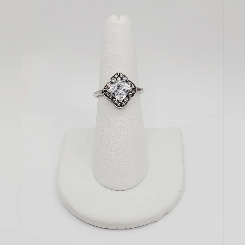 White Diamond Simulants 925 Sterling Silver Halo Milgrain Ring